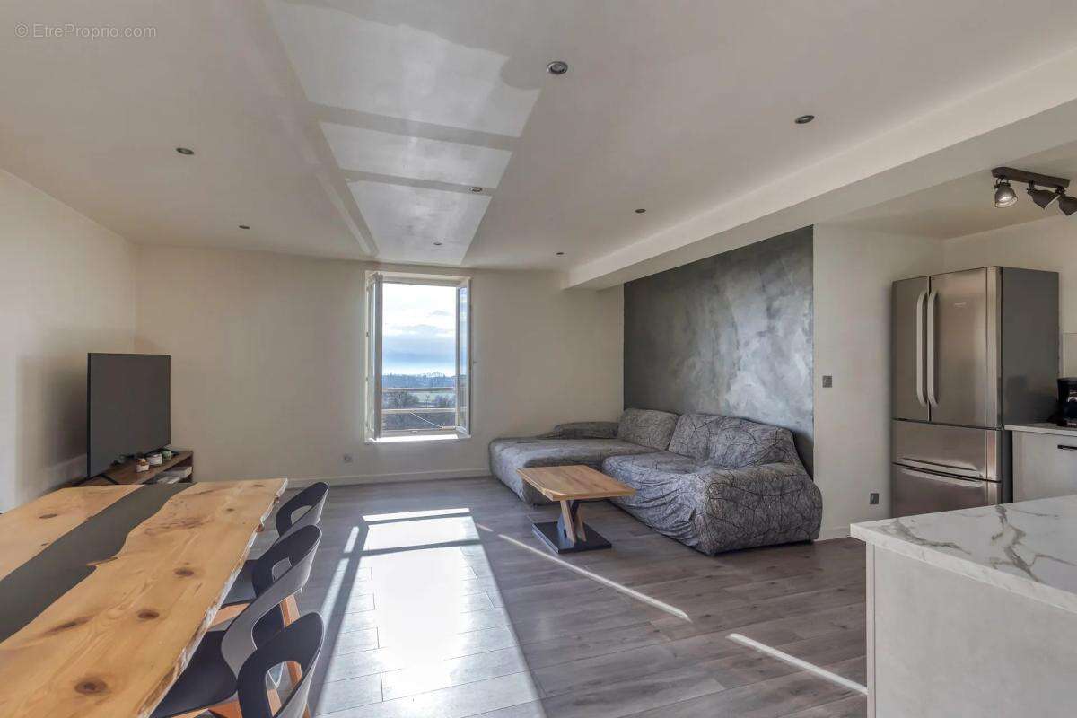 Appartement à SAINT-CASSIEN