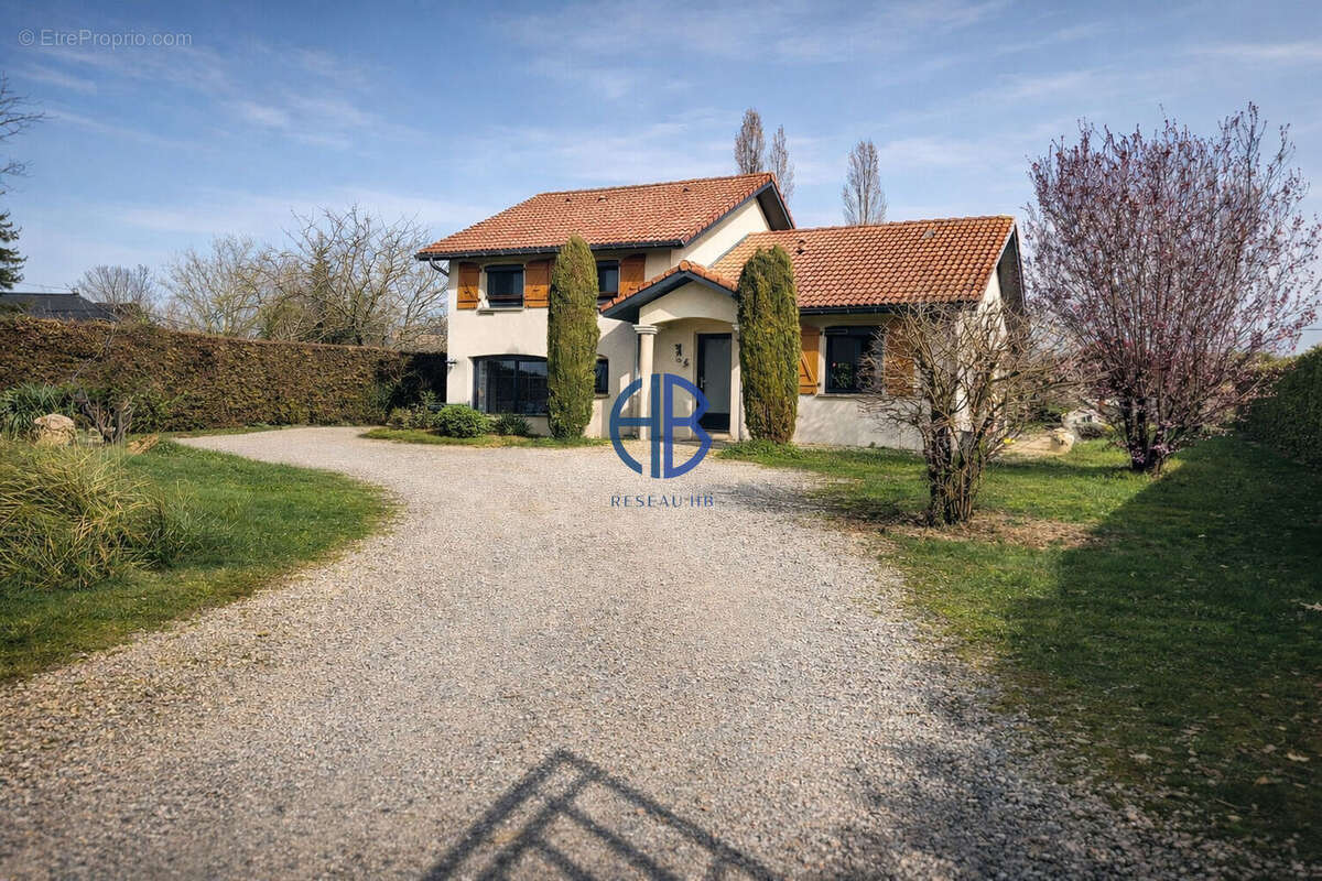 Maison à ARTAS