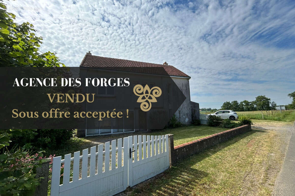 Maison à SAINT-CHRISTOPHE-LA-COUPERIE