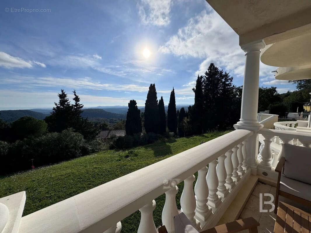 Maison à TOURRETTES-SUR-LOUP