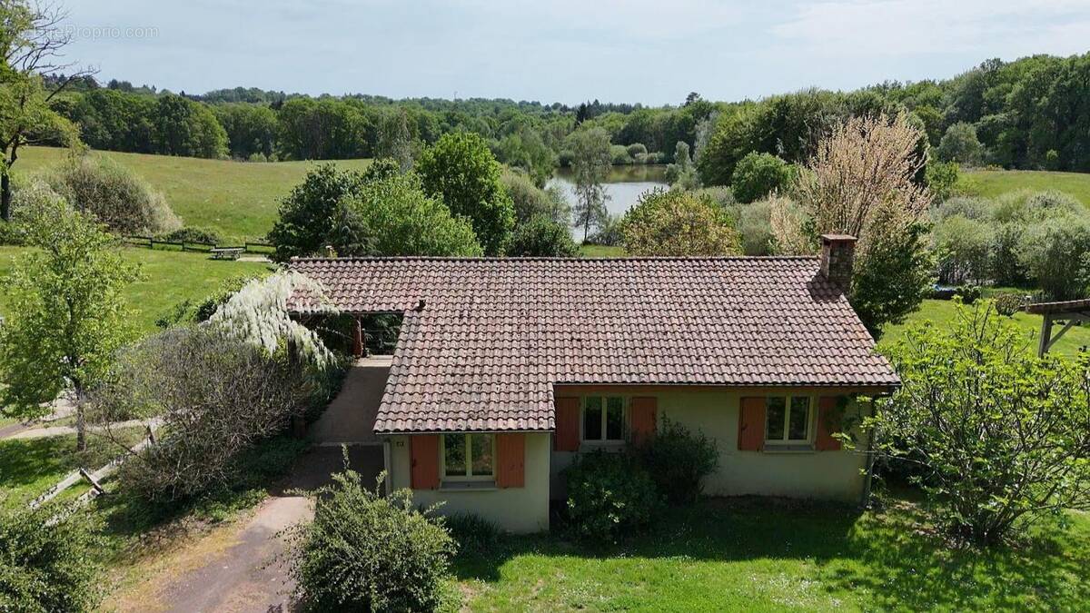Maison à CHAMPS-ROMAIN