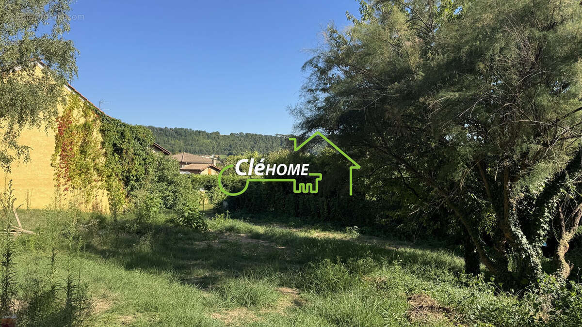 Terrain à FLEURIEU-SUR-SAONE