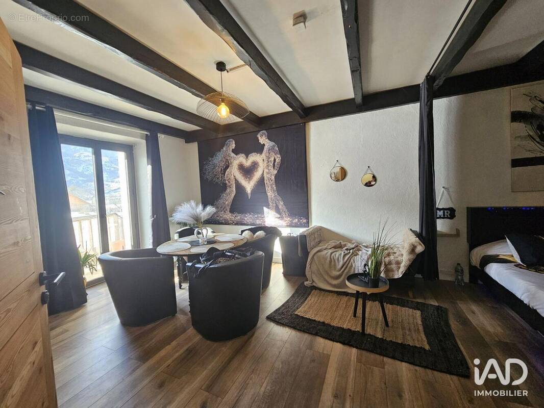 Photo 1 - Commerce à SAINT-CREPIN