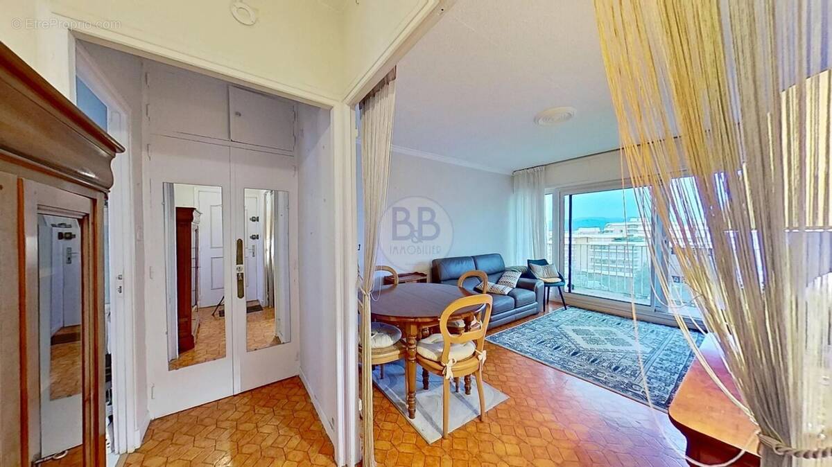 Appartement à FREJUS