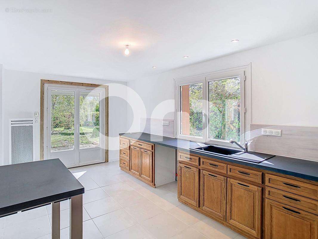 Maison à CHAMPCEVINEL