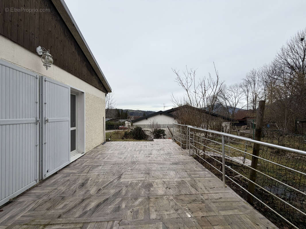 Maison à SAINT-LAURENT-DU-PONT