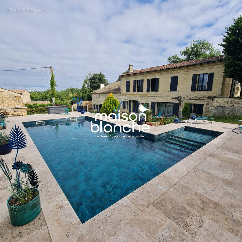 Maison à SAINT-EMILION