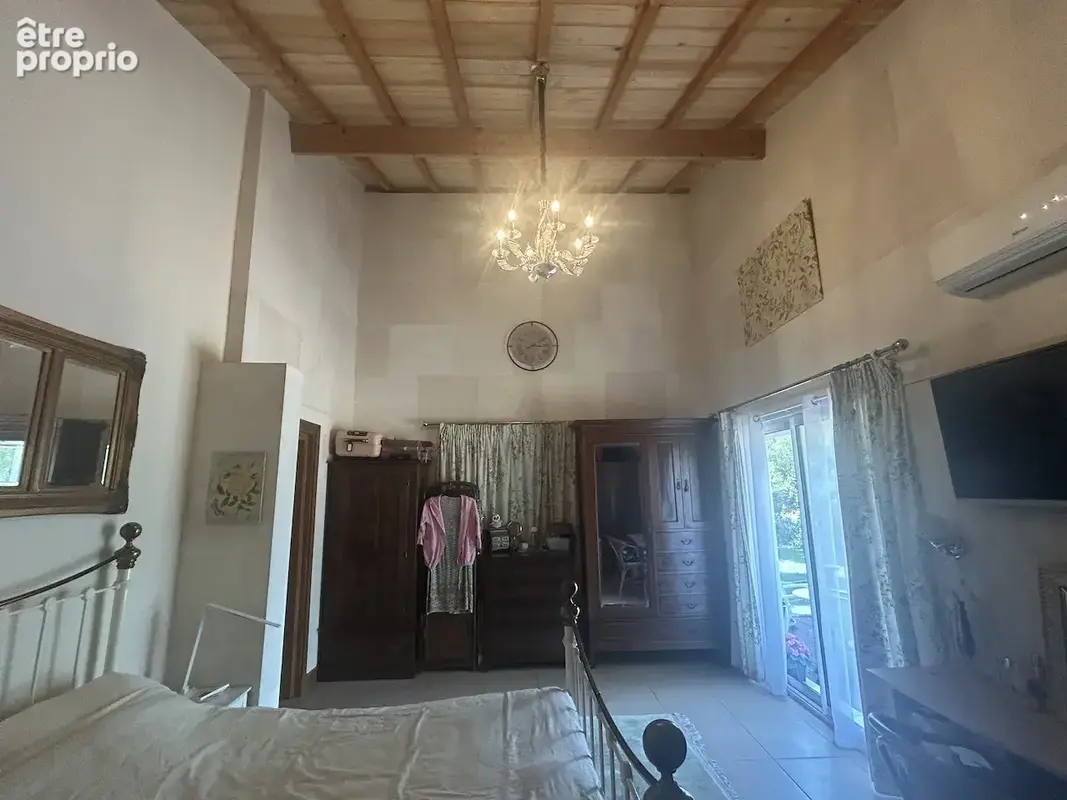 Maison d'architect avec étang, piscine, dépendances au calme. - photo 43