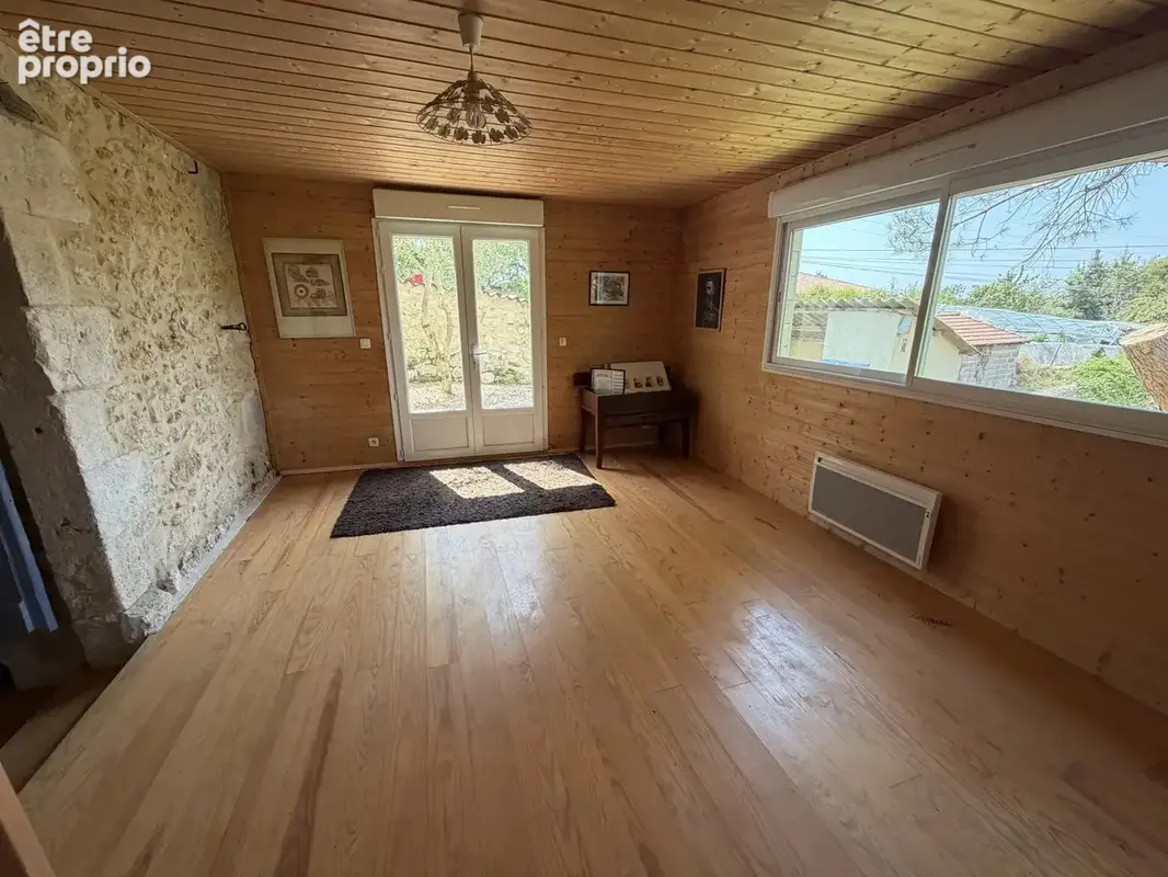 Un bien rare alliant le cachet de la pierre et le confort moderne, à découvrir sans tarder. Maison de caractère en pierre (136 m - photo 8