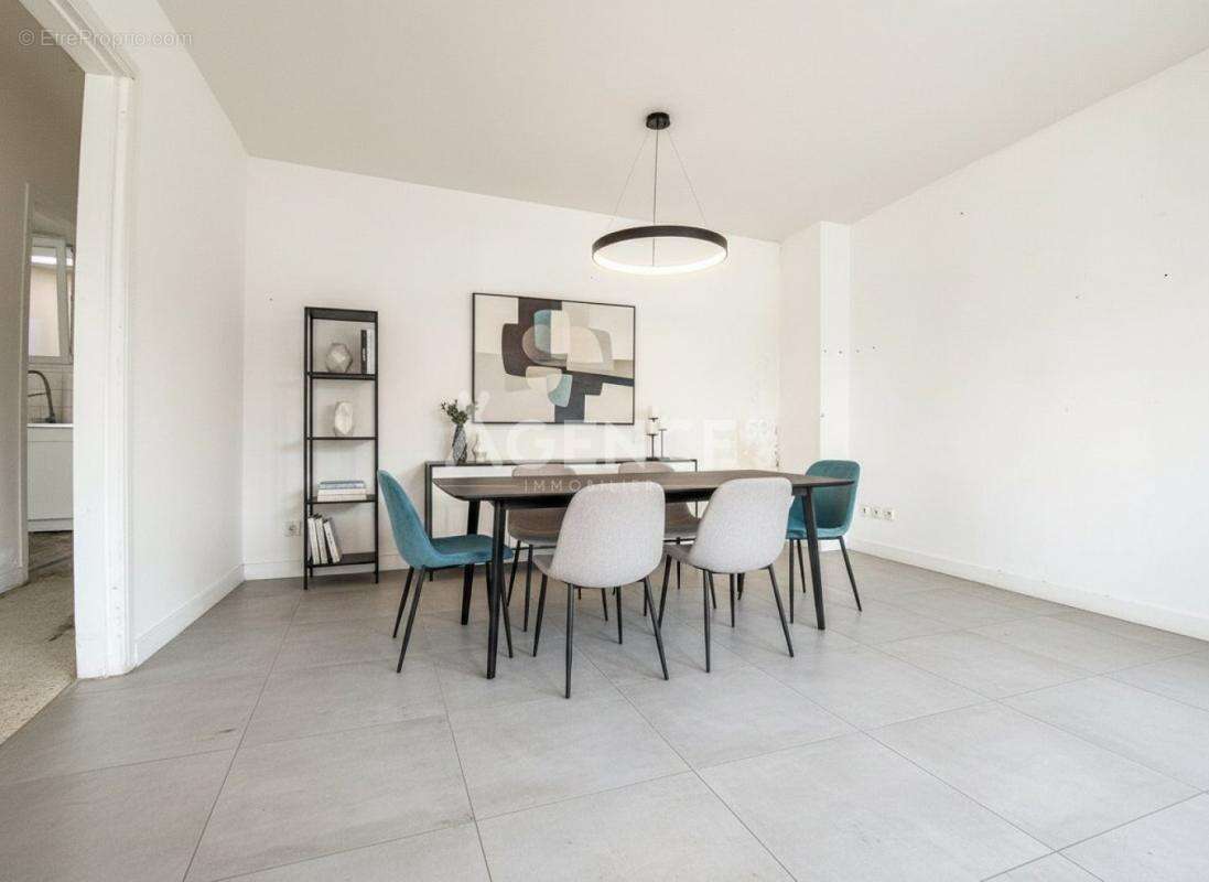 Maison à SAINT-MOMELIN