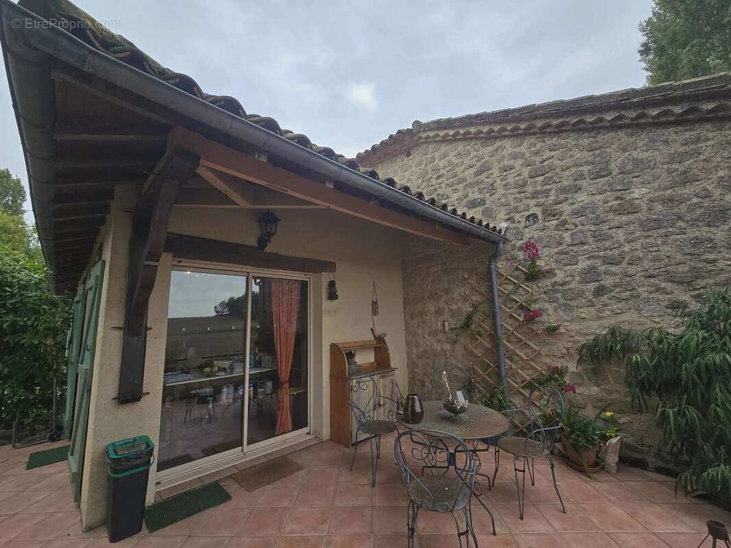 Maison à LAUZUN