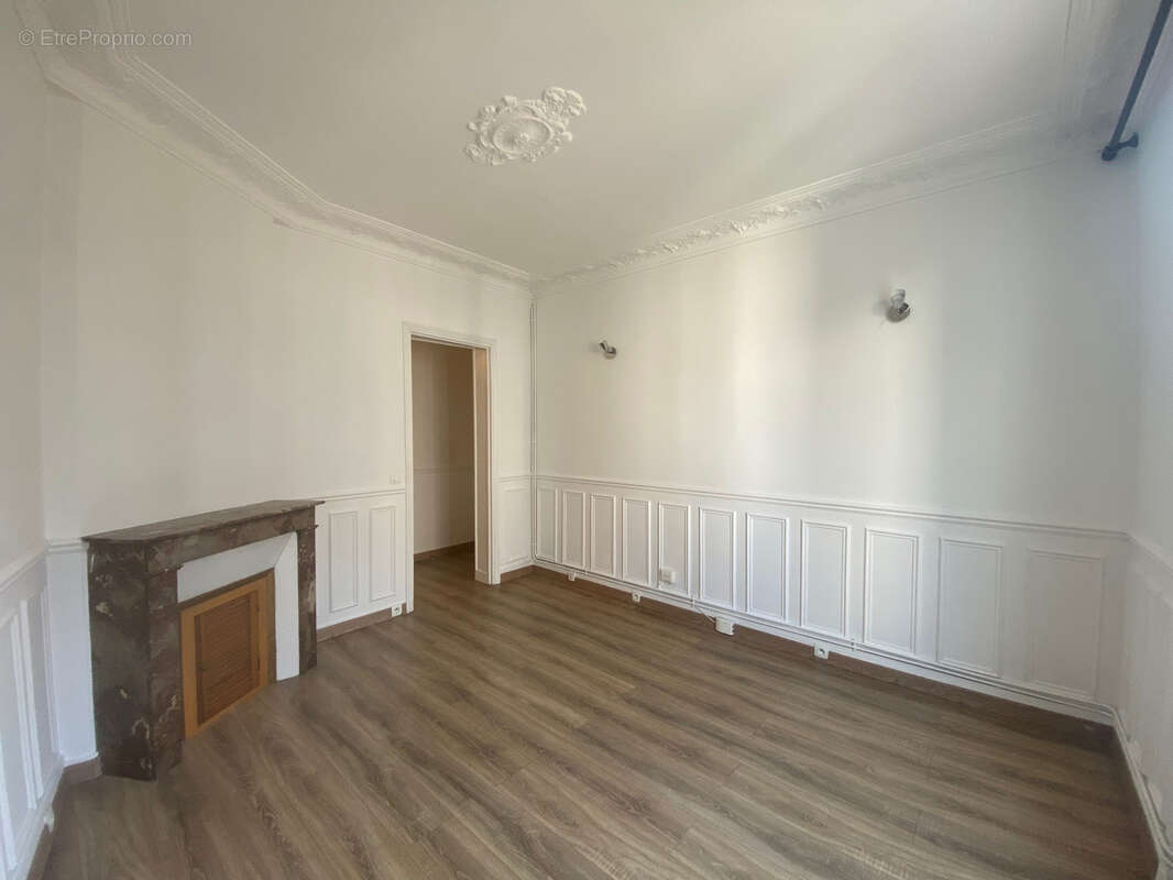 Appartement à COURBEVOIE