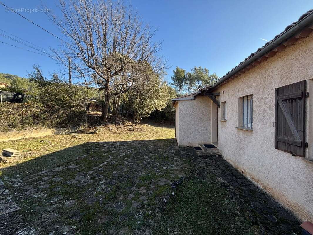 Maison à FIGANIERES