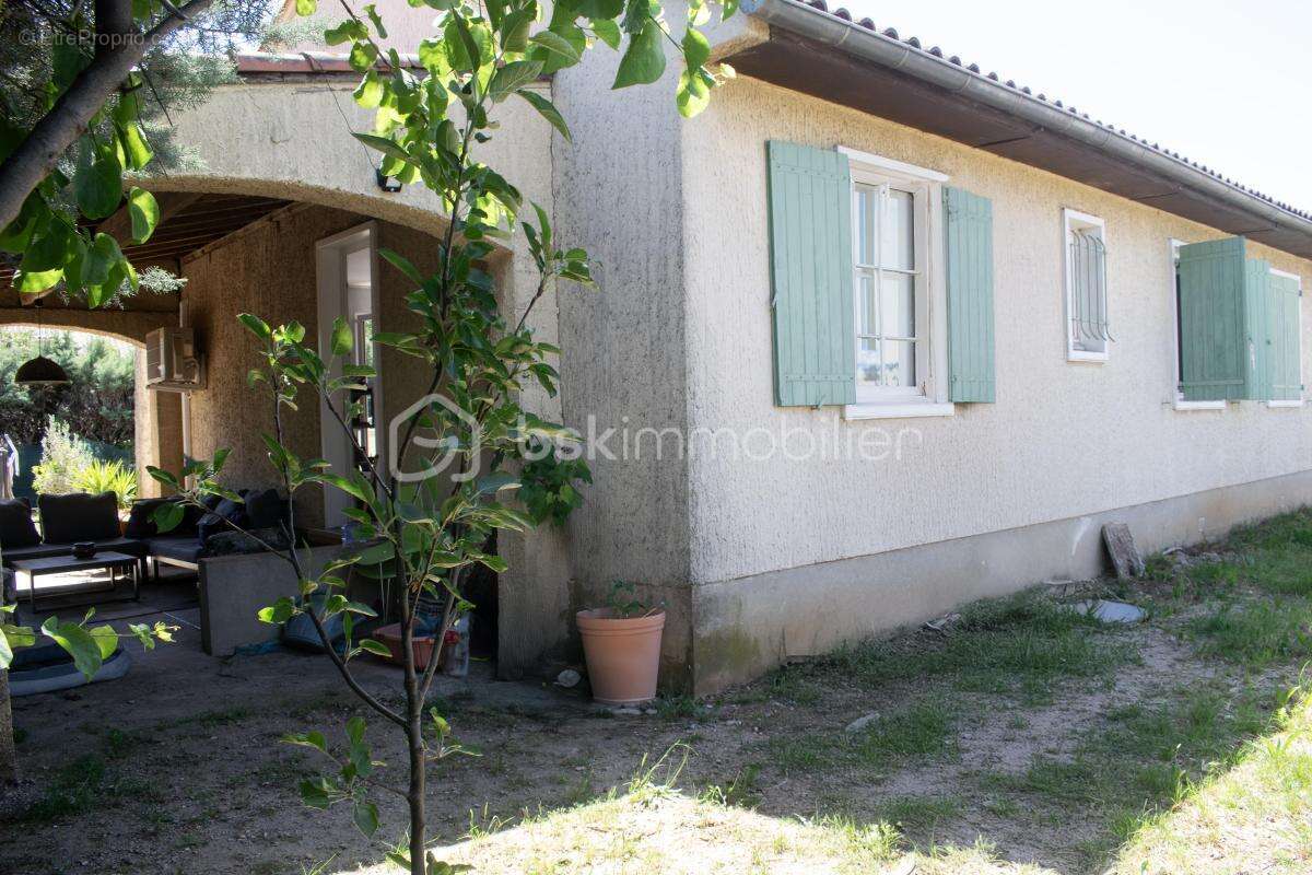 Saint André de Sangonis. Charmante maison sur un terrain arboré de 613 m² - photo 12