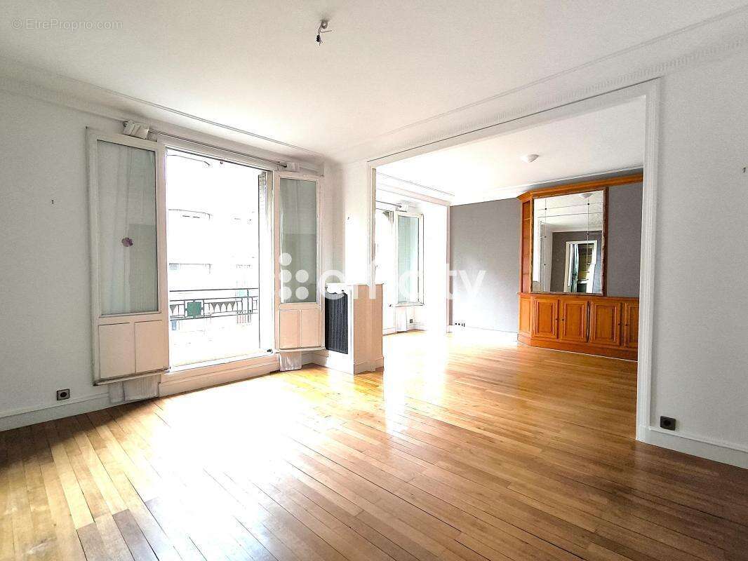 Appartement à PARIS-19E
