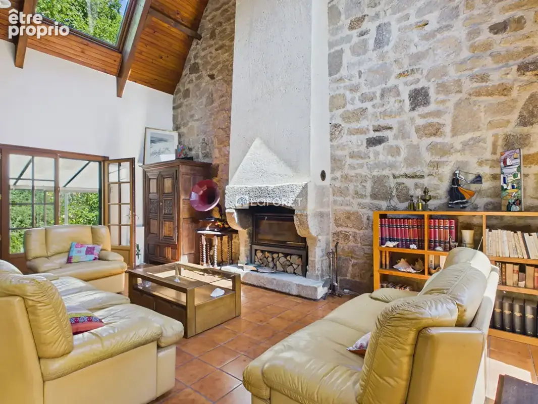 Pont-l'Abbé  : Maison sur plus de 8 000 m² de terrain - photo 3