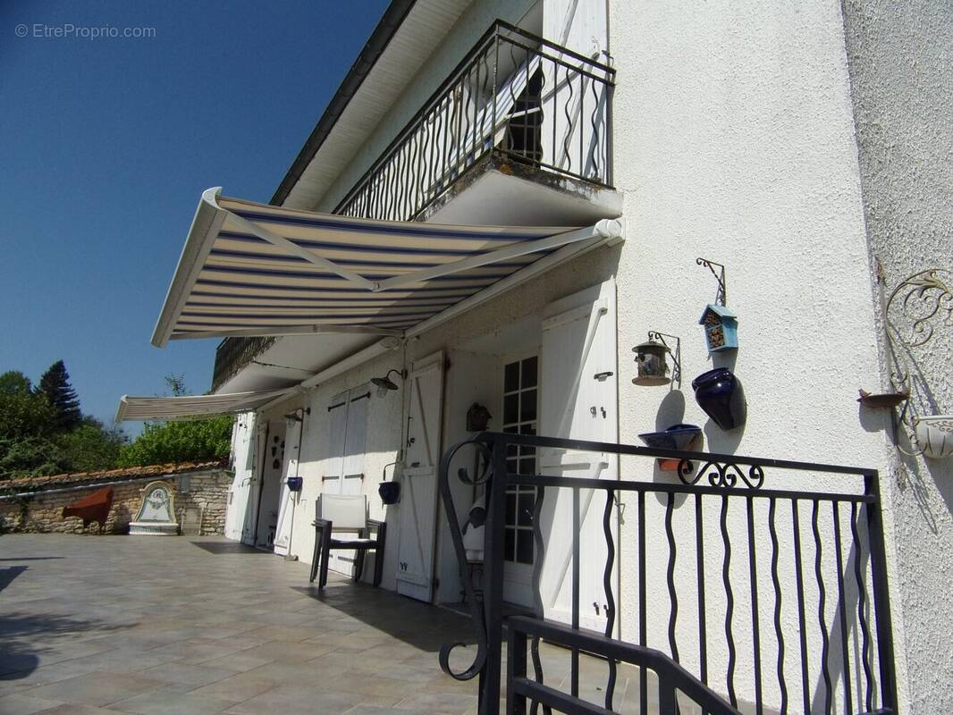 Maison à CHEF-BOUTONNE