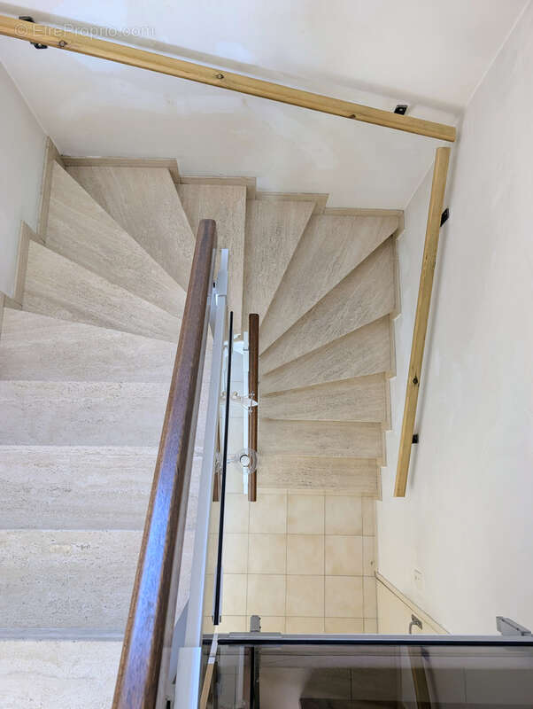 Maison 5 pièces avec extérieur, terrasse et garage GARIGOU - photo 11