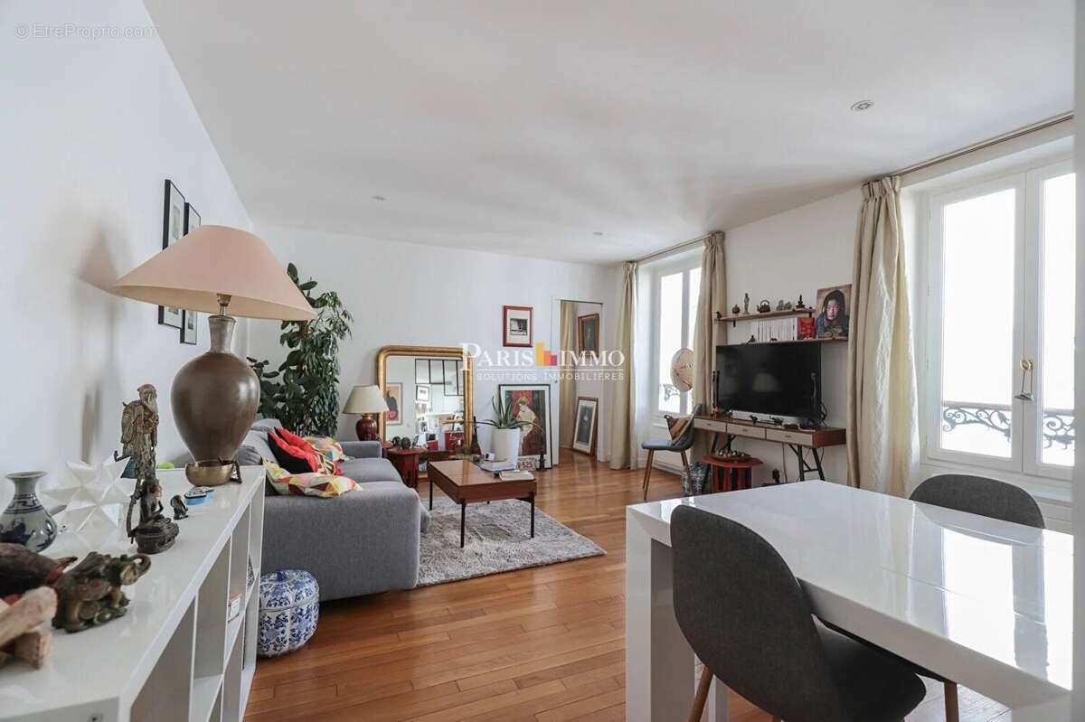 Appartement à PARIS-18E