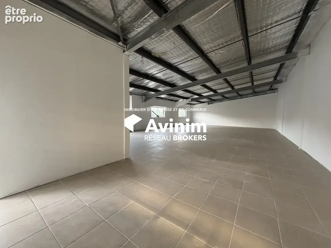 Commerce 309 m² à Baie-Mahault  - photo 5