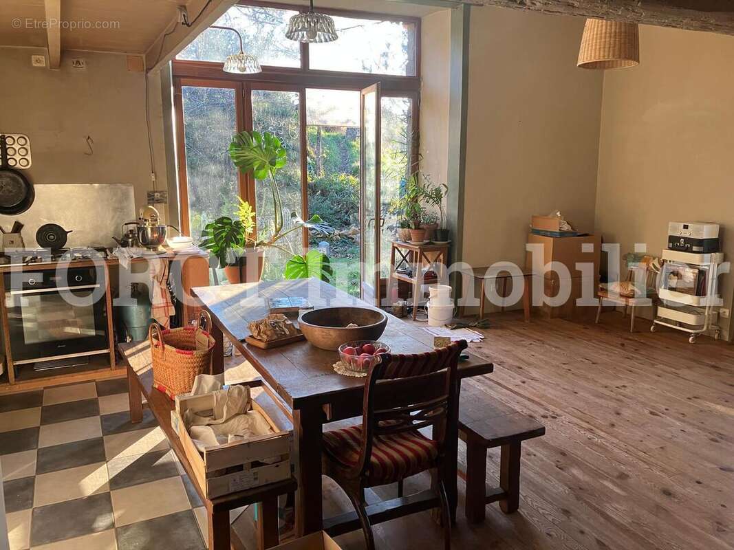 Maison à SAINT-BASILE