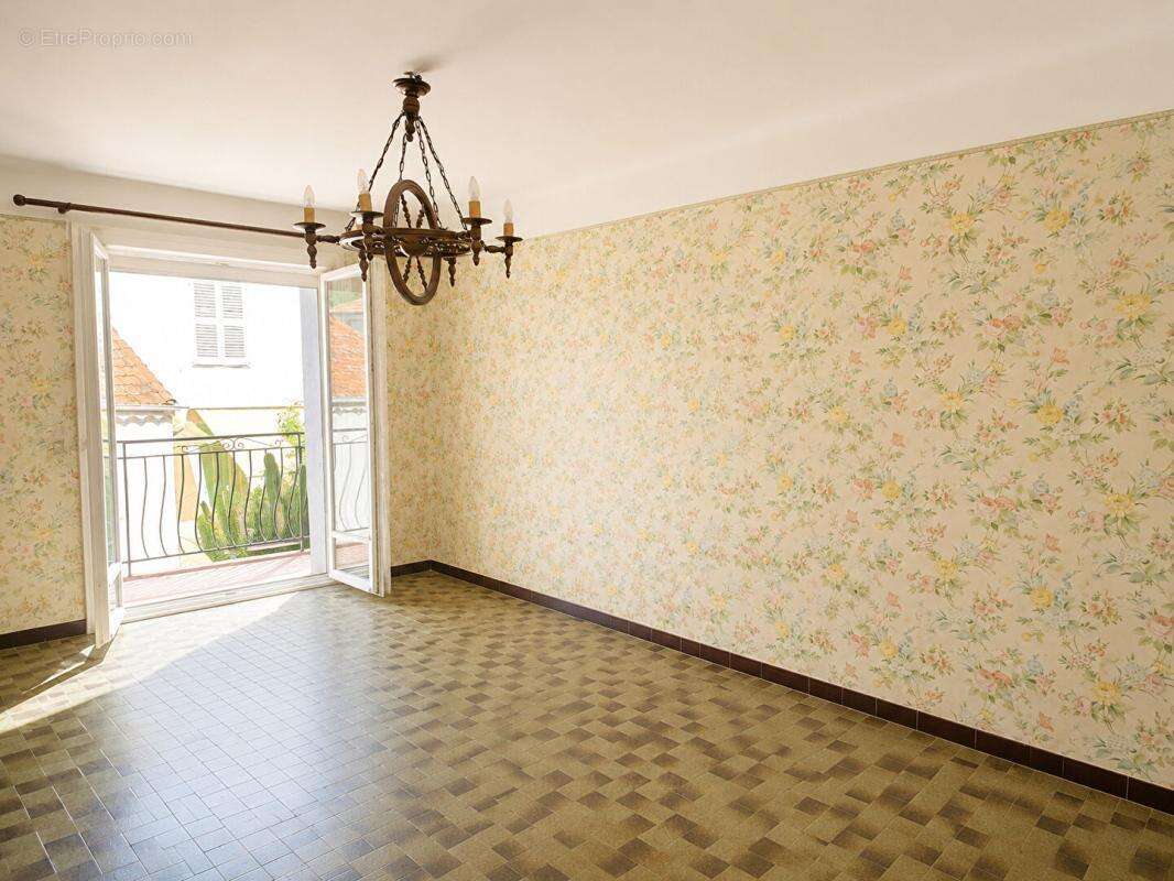 LE MUY - Appartement T3 avec balcon - 2 chambres - 65m² - photo 5