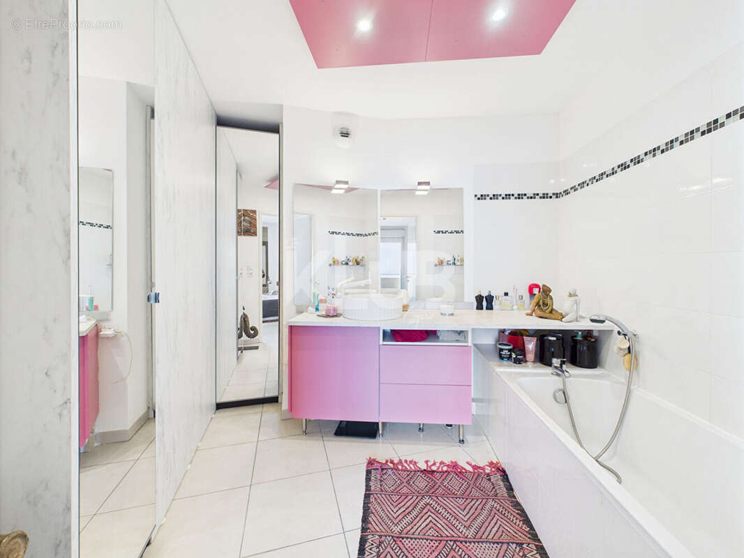 Appartement à MARSEILLE-3E