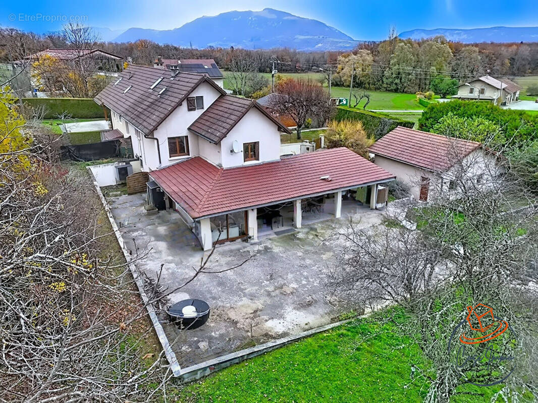 Maison à BELLEGARDE-SUR-VALSERINE