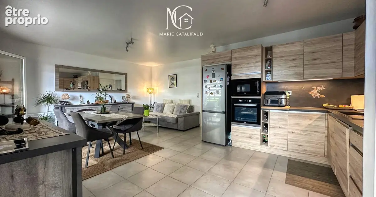 À VENDRE - Beau 2 pièces de 53 m² avec grande terrasse, PISCINE et parking - photo 5