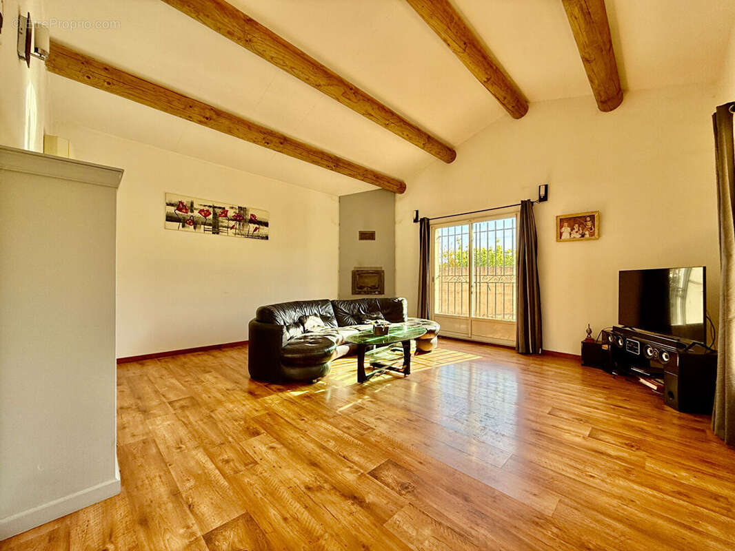 Maison à SAINT-VICTOR-LA-COSTE