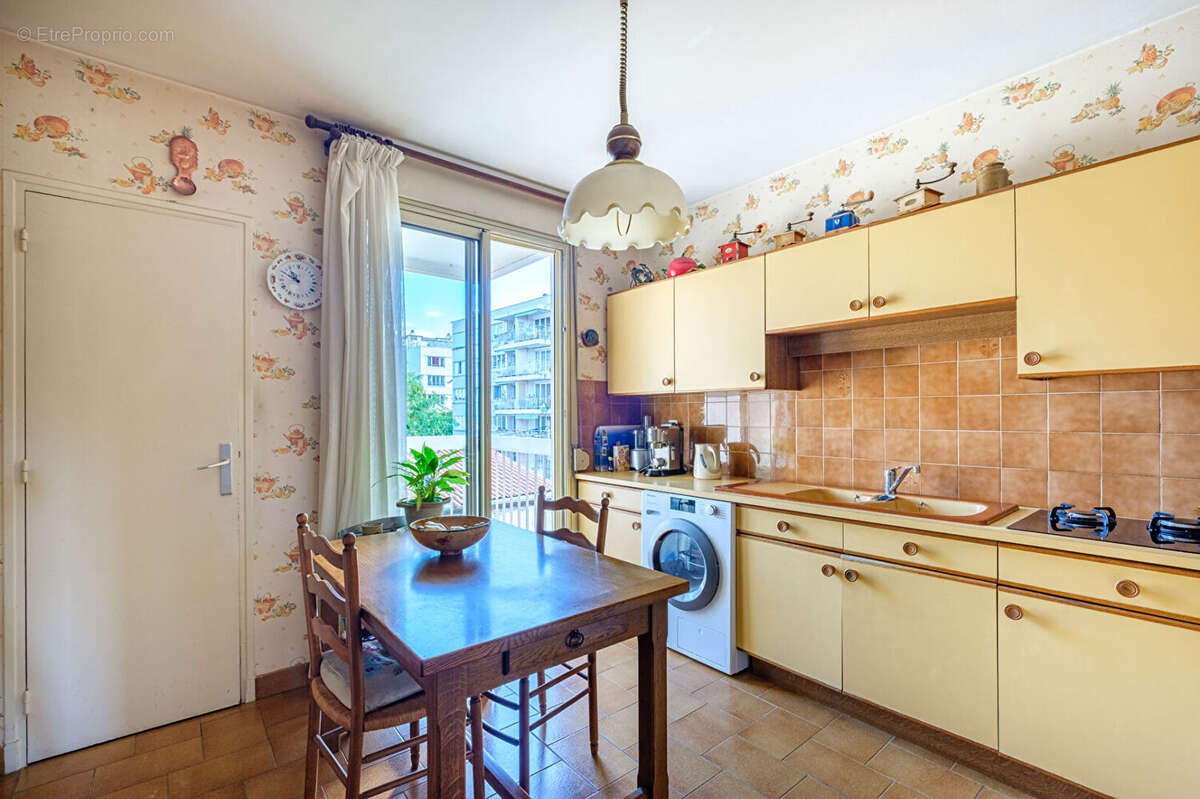 Appartement à TASSIN-LA-DEMI-LUNE