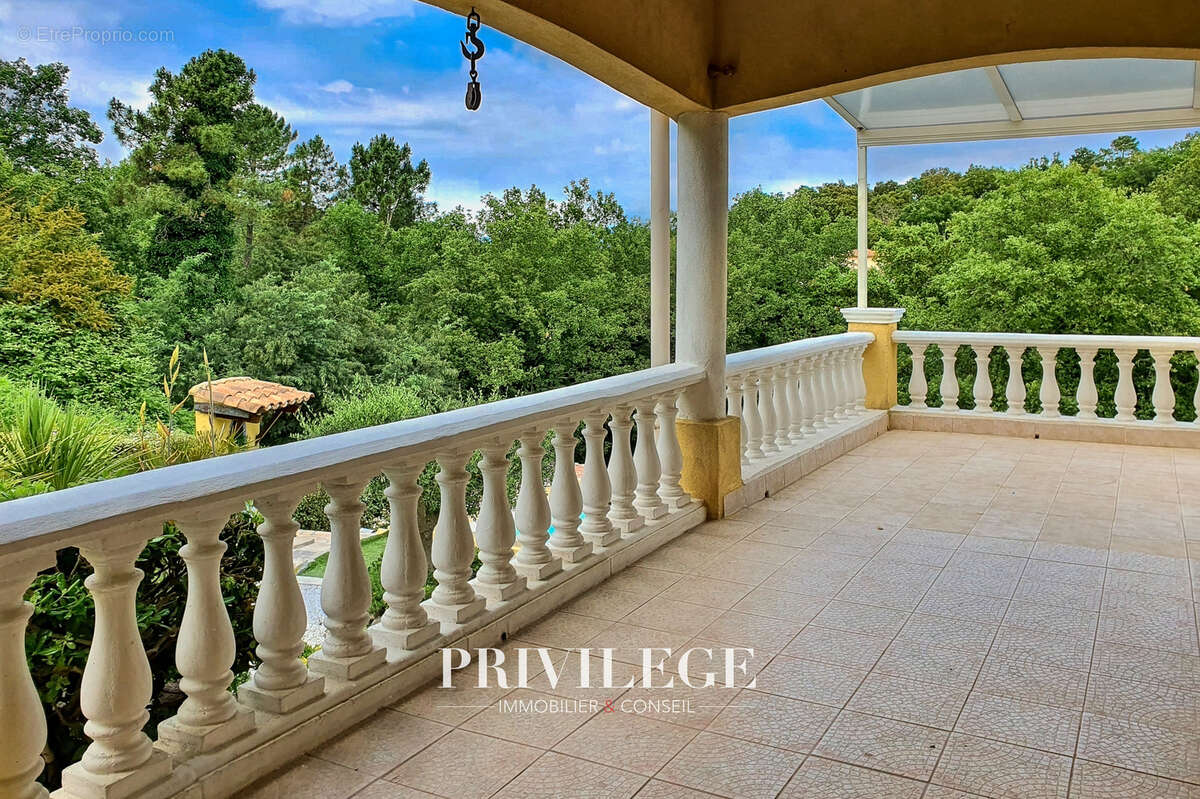 Maison à LES ADRETS-DE-L'ESTEREL