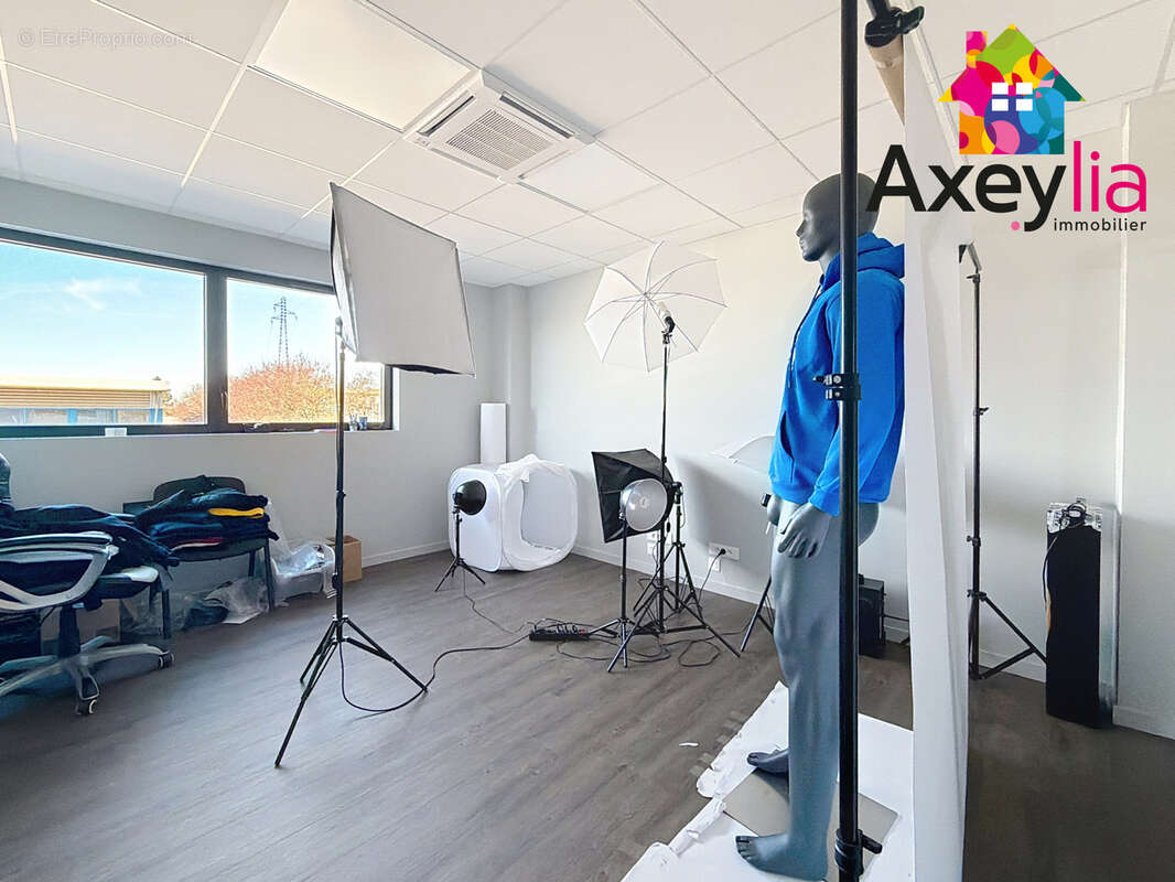 Commerce à LE COTEAU