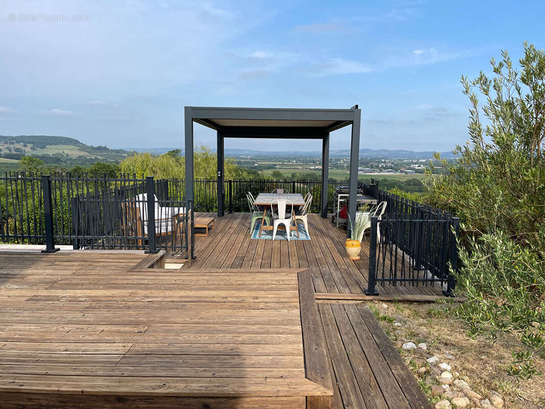 Maison Pujols 200m2 AVEC PISCINE ET VUE. Vous recherchez de la vue au calme dans un des plus beaux villages de France ? Ne cherc - photo 6