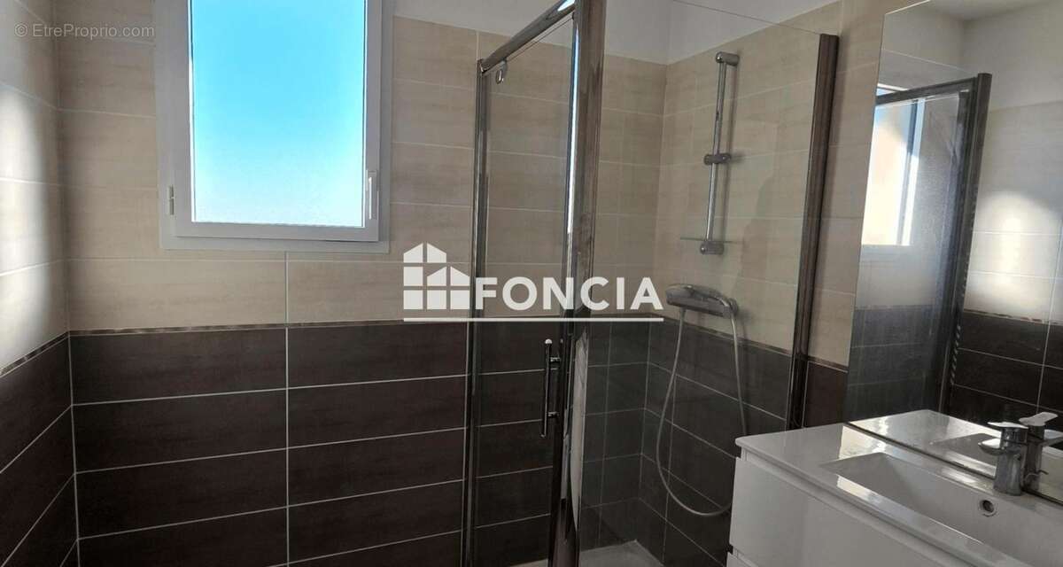 Appartement à VALLAURIS