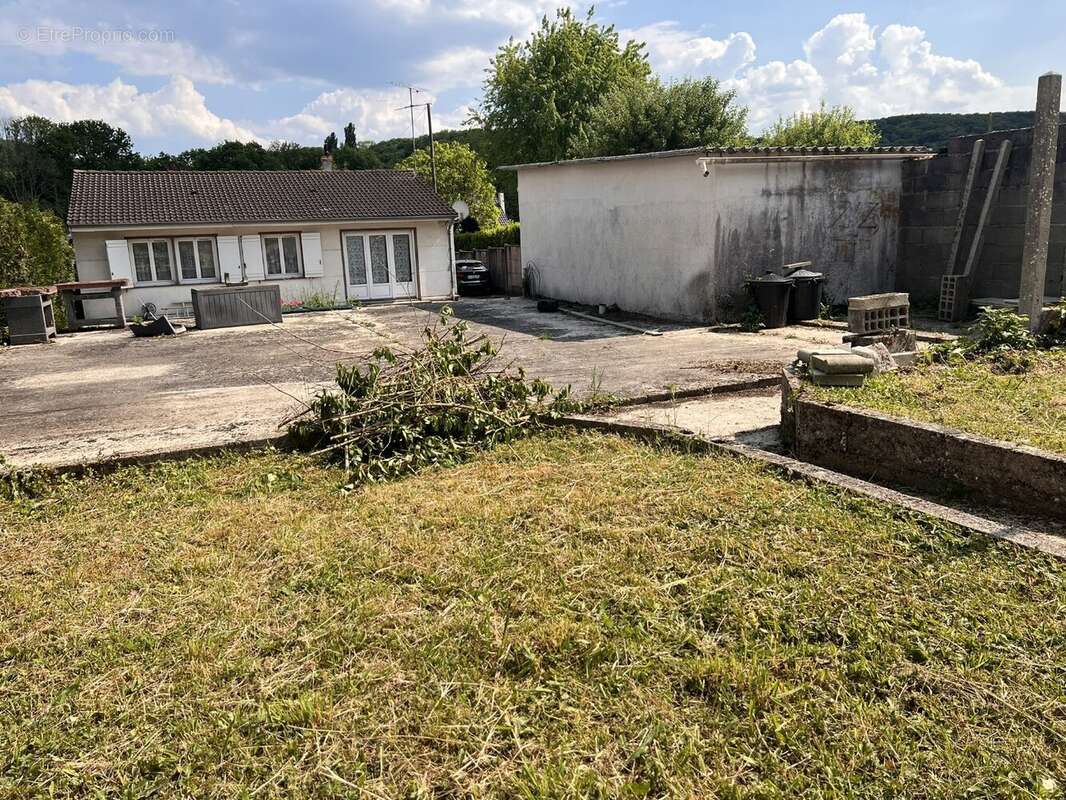 Maison à SAINT-CHERON