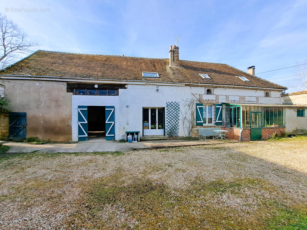 Maison à PONT-SUR-YONNE