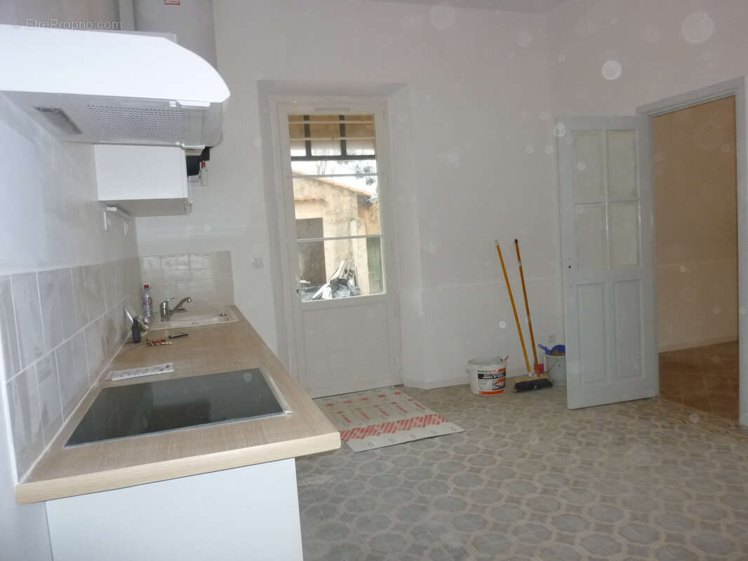 Appartement à SOLLIES-PONT