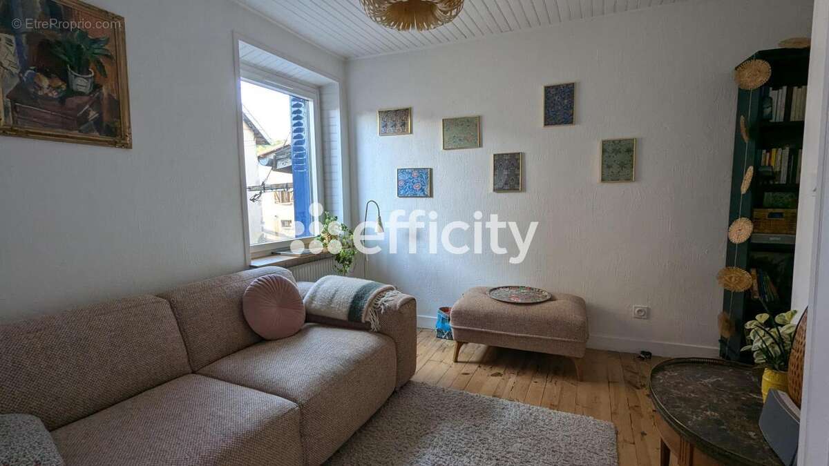 Maison à LA MONNERIE-LE-MONTEL