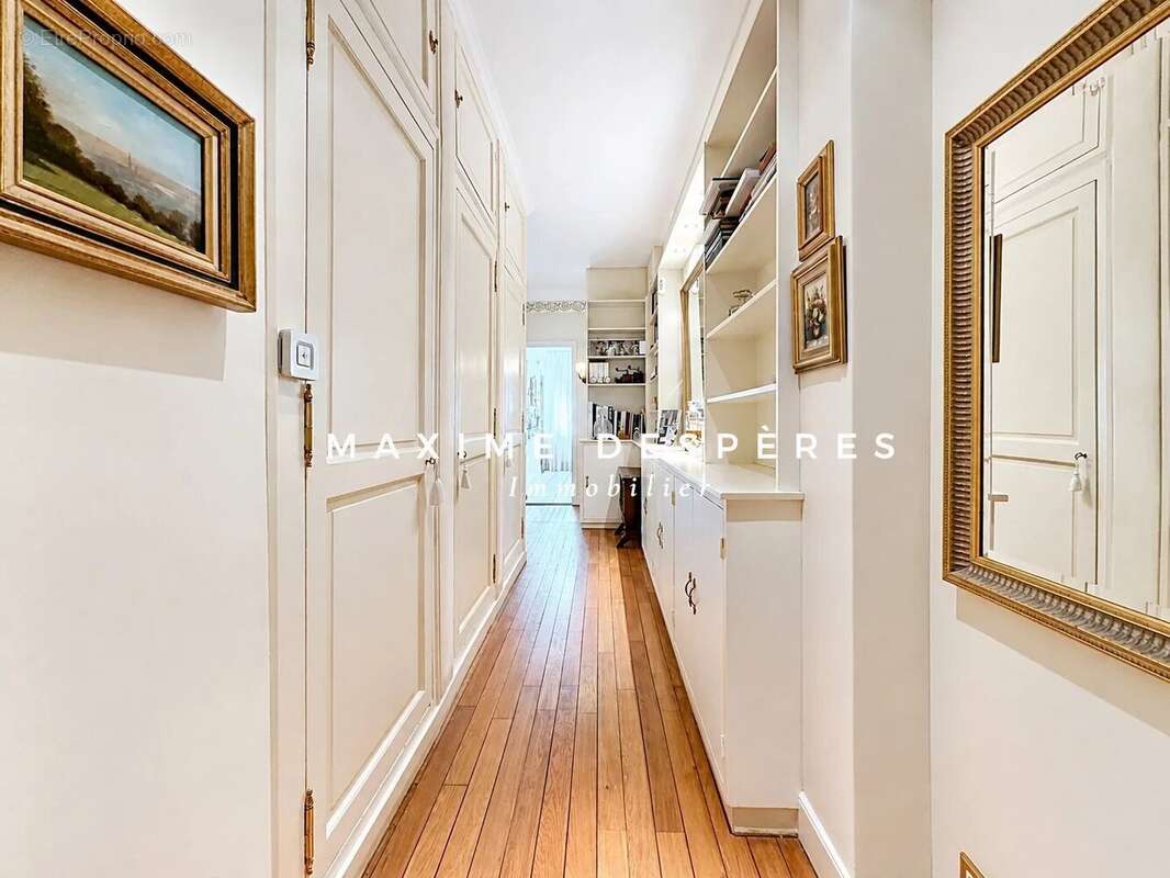 Appartement à NEUILLY-SUR-SEINE