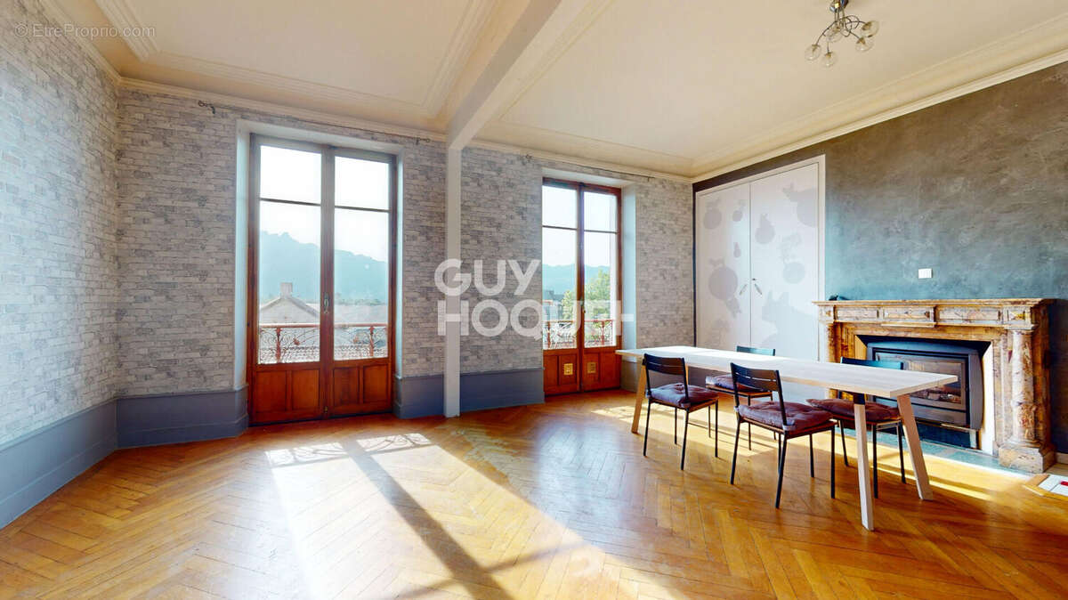 Appartement à AIX-LES-BAINS