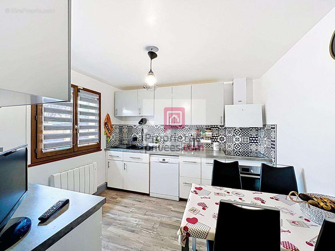 Maison Le Perray En Yvelines 4 chambres dont 2 de plain-pied - photo 4