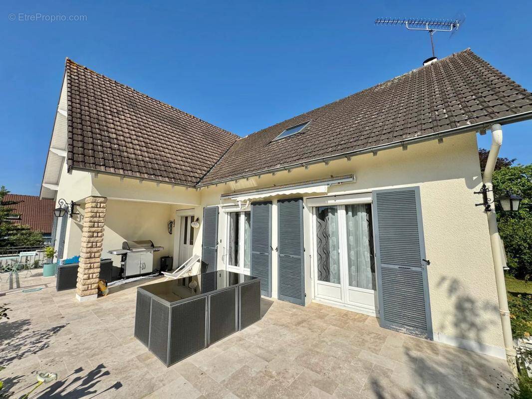 Maison à SAINTRY-SUR-SEINE