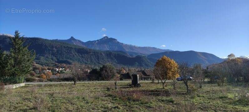 Terrain à LE BRUSQUET