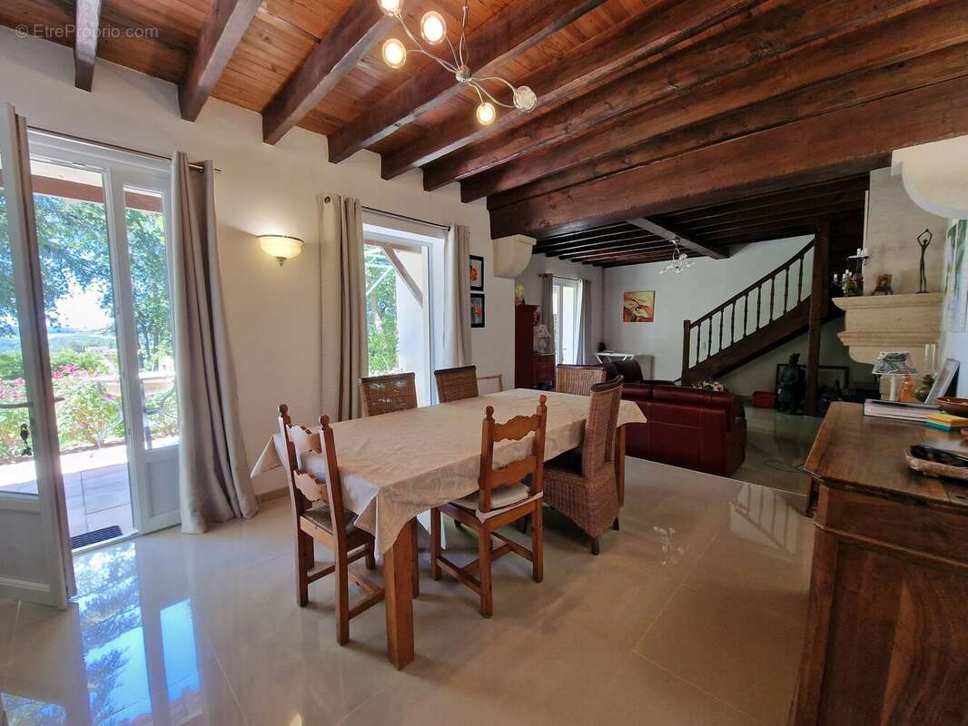 Maison à SIGOULES