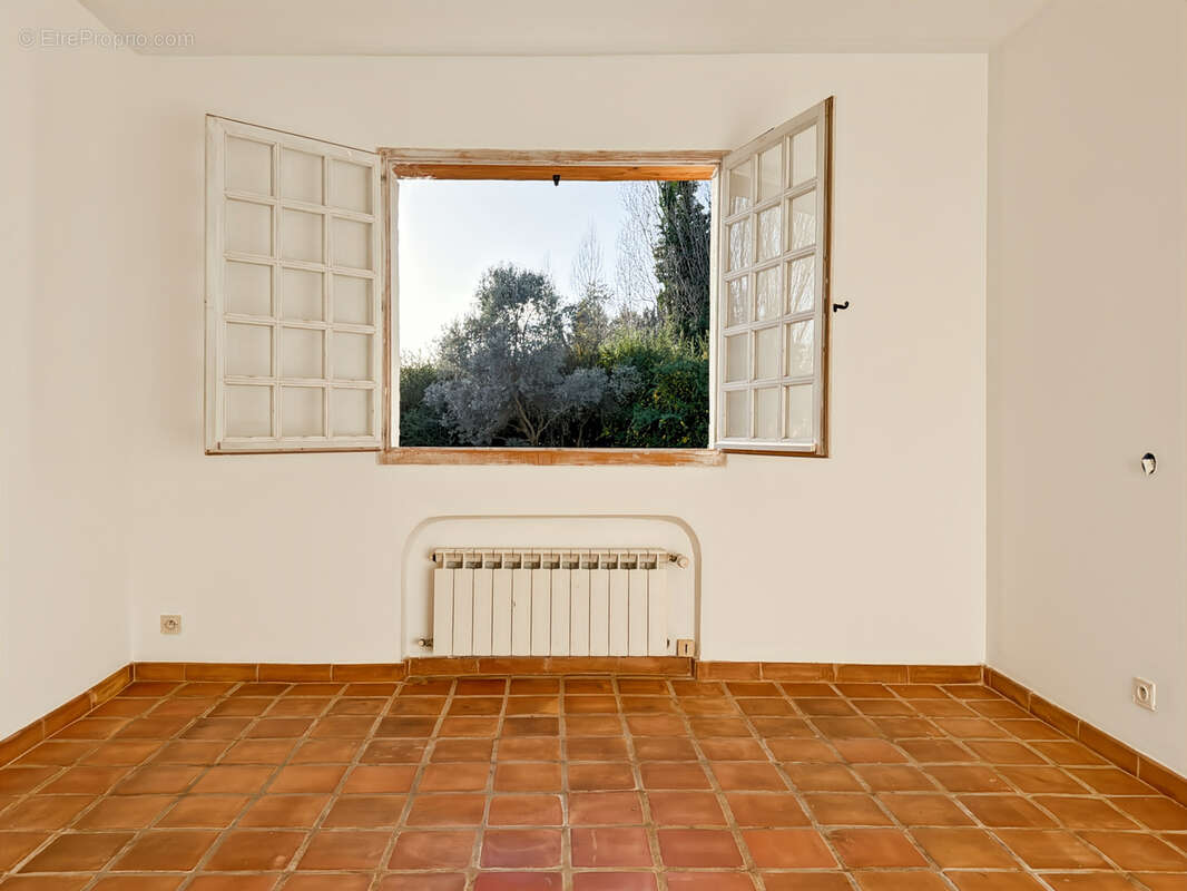 Maison à SAINT-BAUZILLE-DE-MONTMEL