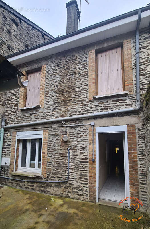 Maison à LES HAUTES-RIVIERES