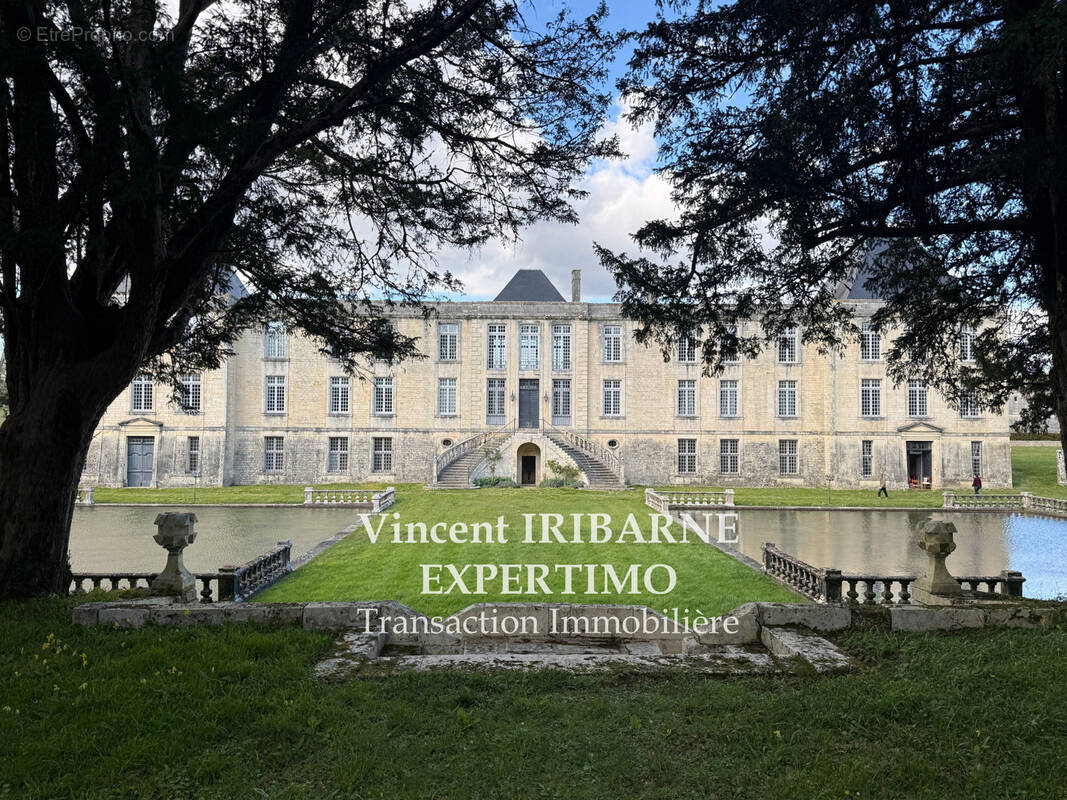 Appartement à SAINTES