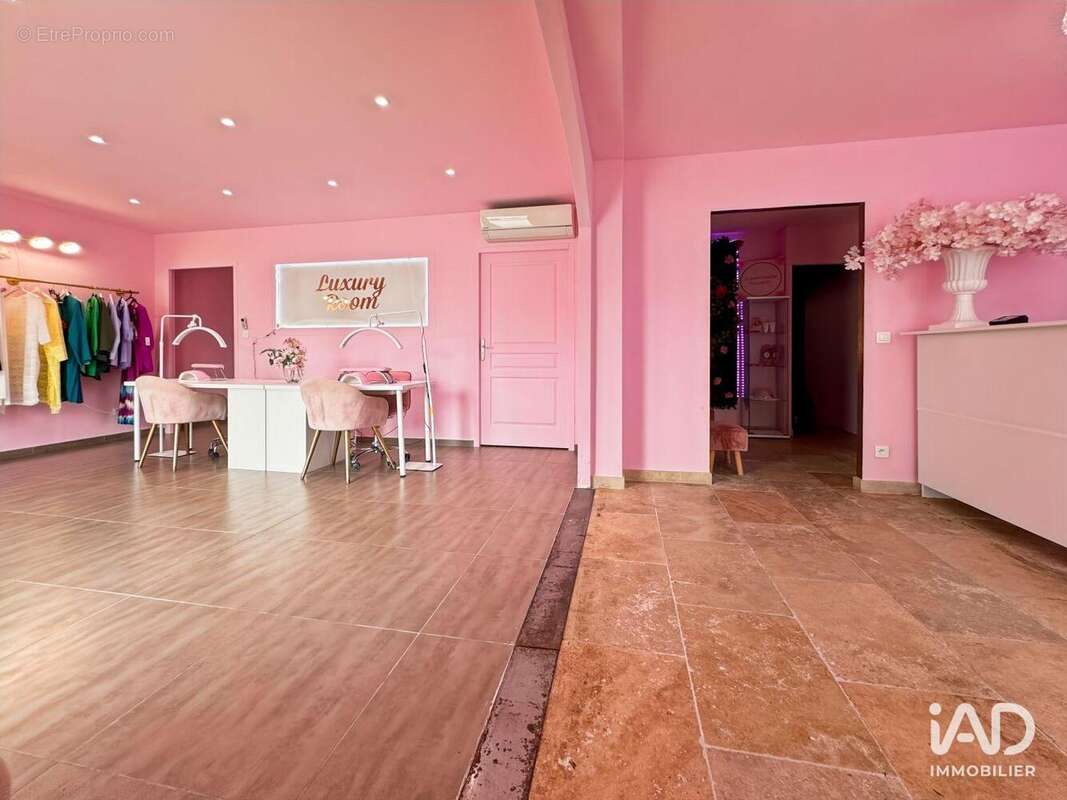 Photo 3 - Commerce à SAINT-MARTIN-DE-CRAU