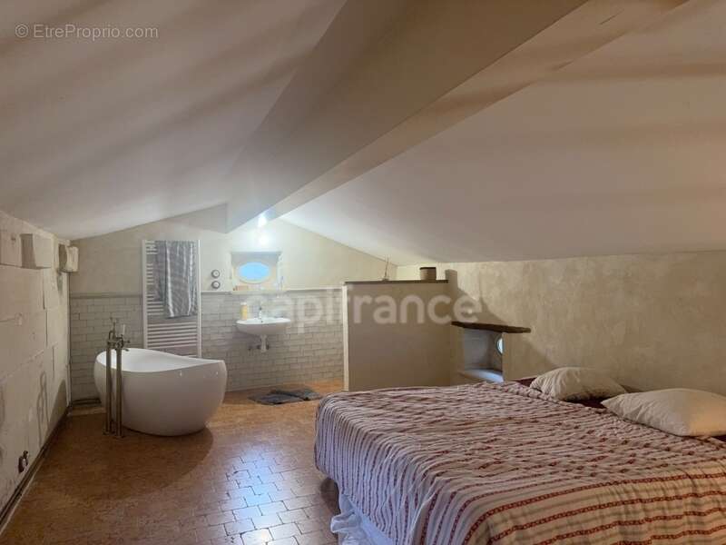 Appartement à BOLLENE